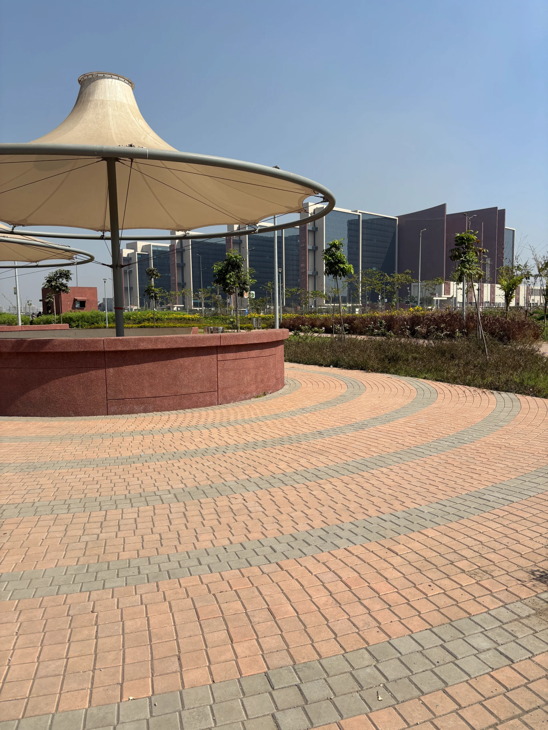 Eco-Parkside — entry approach